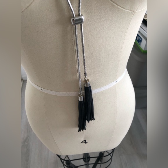 White House Black market long tassel necklace. - Picture 4 of 6